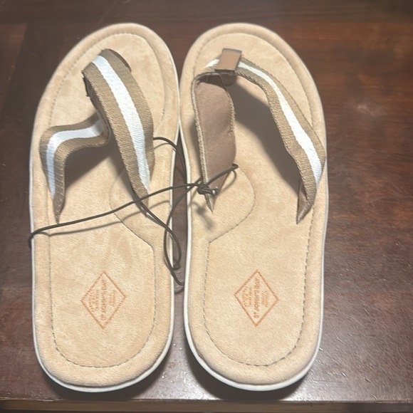 St. John\'s Bay Mens Flip-Flops X-Large 13/14 Tan and White main image 5
